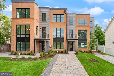 633 N Monroe St, Arlington, VA 22201