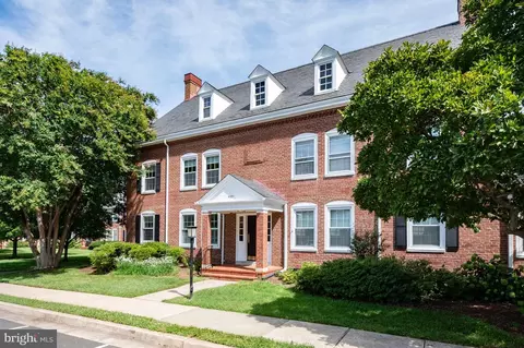 4231 35th St S #B1, Arlington, VA 22206