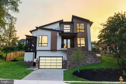 2816 N Jefferson St, Arlington, VA 22207