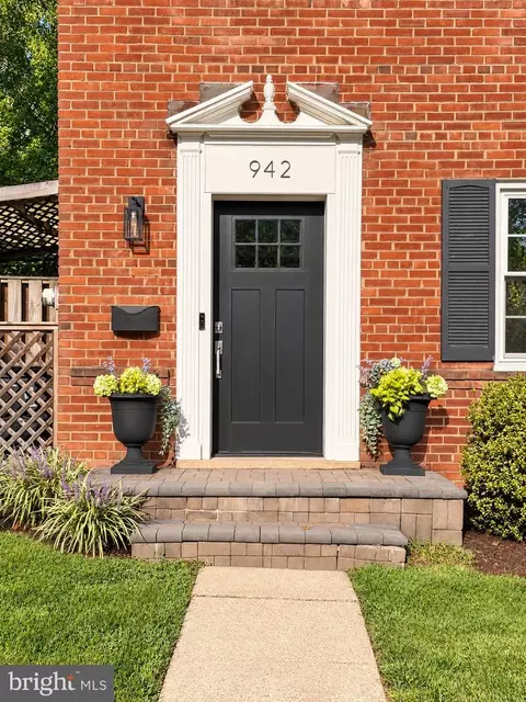 942 N Liberty St, Arlington, VA 22205