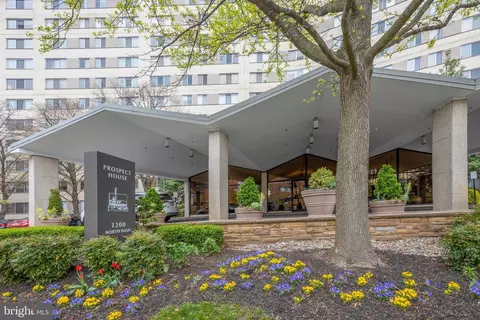 1200 N Nash St #560, Arlington, VA 22209