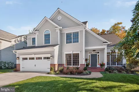 5850 26th St N, Arlington, VA 22207