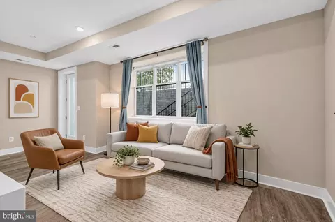 1108 S Highland St #1, Arlington, VA 22201