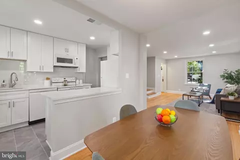 4659 36th St S #B, Arlington, VA 22206