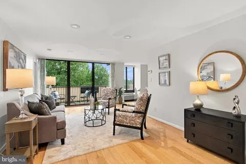 1510 12th St N #303, Arlington, VA 22209