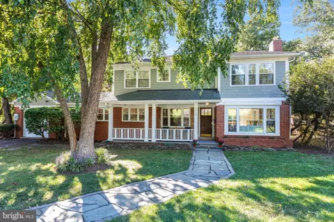 2524 N Ridgeview Rd N, Arlington, VA 22207