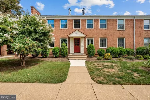 2705 Arlington Blvd #202, Arlington, VA 22201