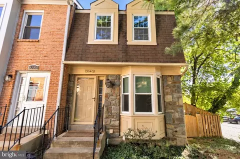 2040 6th St S, Arlington, VA 22204
