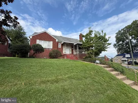 918 N Montana St, Arlington, VA 22205