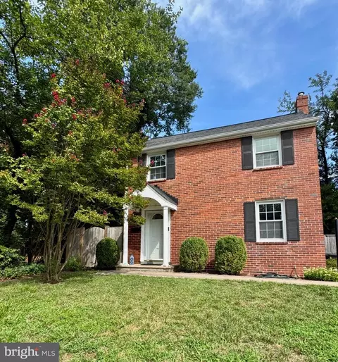 3731 2nd St S, Arlington, VA 22204