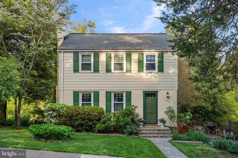 909 N Madison St, Arlington, VA 22205