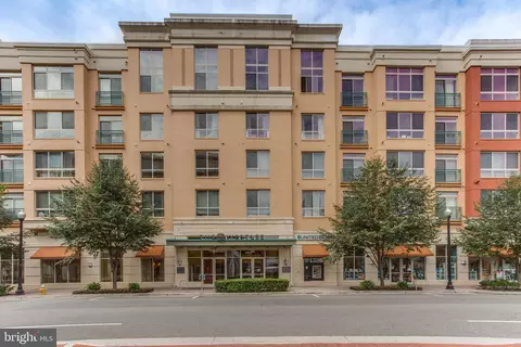 2200 N Westmoreland St #218, Arlington, VA 22213