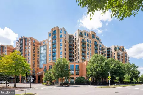 2720 S Arlington Mill Dr #912, Arlington, VA 22206