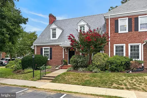 4626 34th St S, Arlington, VA 22206