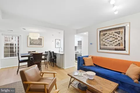 2813 S Woodrow St #B, Arlington, VA 22206