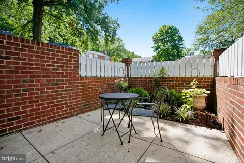 2621 S Walter Reed Dr S #A, Arlington, VA 22206