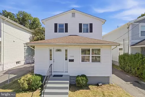 1205 Quincy St, Arlington, VA 22201