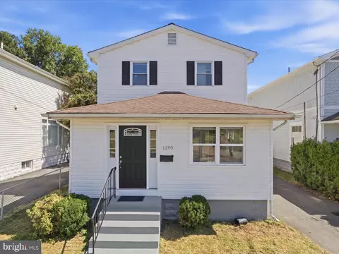 1205 Quincy St, Arlington, VA 22201
