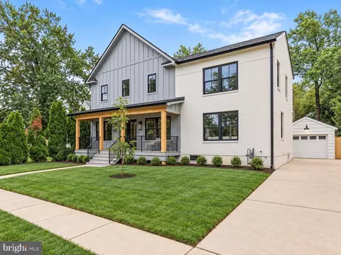 4608 2nd Rd N, Arlington, VA 22203
