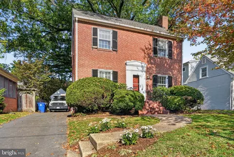 4829 16th St N, Arlington, VA 22205