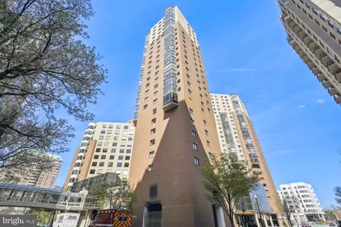 900 N Stafford St #1103, Arlington, VA 22203