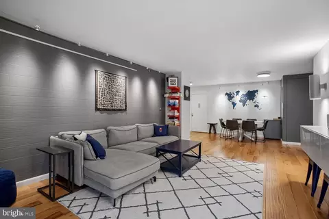900 N Stafford St #1103, Arlington, VA 22203