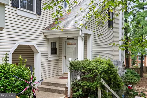 2923 S Woodley St # C, Arlington, VA 22206