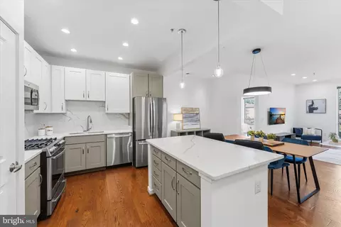 2200 N Westmoreland St #232, Arlington, VA 22213