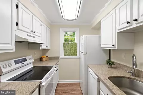 704 S Arlington Mill Dr #17101, Arlington, VA 22204