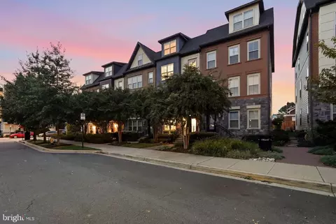 1739 13th St S, Arlington, VA 22204