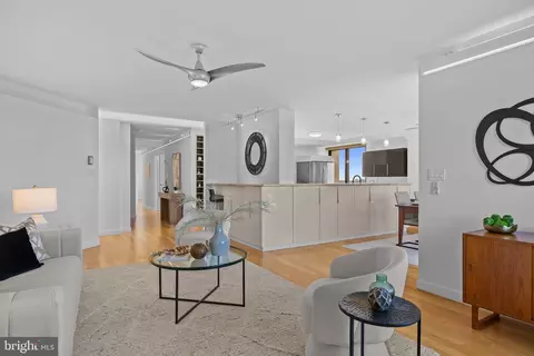 4141 Henderson Rd #910, Arlington, VA 22203