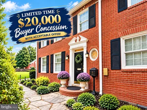 3705 Lorcom Ln, Arlington, VA 22207