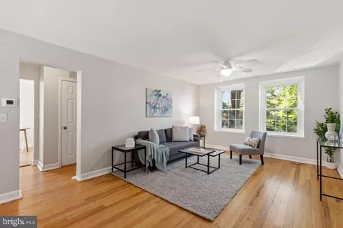 2818 S Abingdon St #A2, Arlington, VA 22206