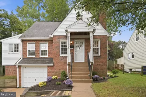 4704 8th Rd N, Arlington, VA 22203
