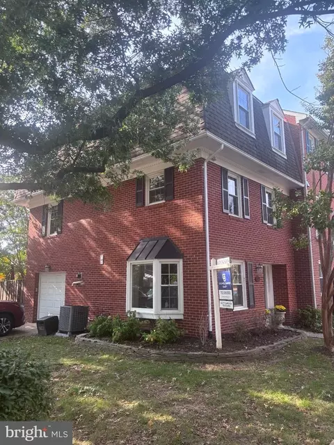 3341 5th St S #3341, Arlington, VA 22204