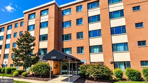 1200 S Arlington Ridge Rd #509, Arlington, VA 22202