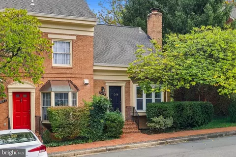 2504 Fairfax Dr #14B, Arlington, VA 22201