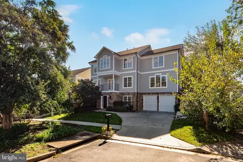 904 S Oakland St, Arlington, VA 22204