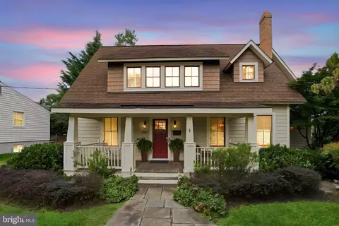 3525 17th St S, Arlington, VA 22204