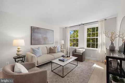 2865 S Buchanan St #B2, Arlington, VA 22206