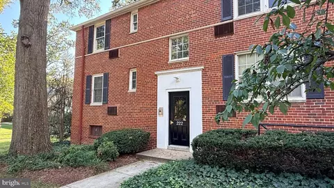 222 N George Mason Dr #222-2, Arlington, VA 22203