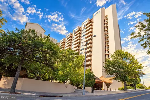 1301 N Courthouse Rd #1114, Arlington, VA 22201