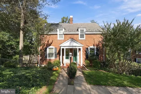 3324 S Wakefield St #A, Arlington, VA 22206