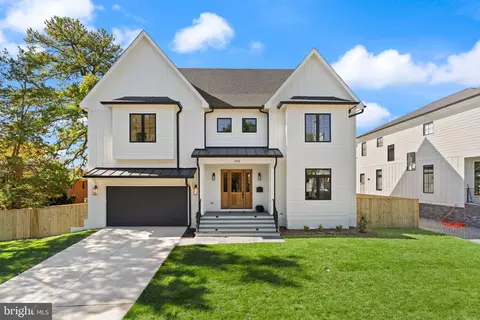 858 N Frederick St, Arlington, VA 22205