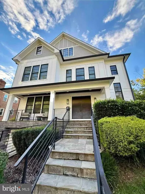 1034 N Cleveland St, Arlington, VA 22201
