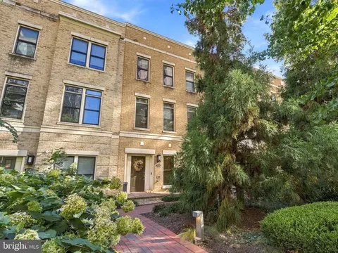 1518 16th Ct N, Arlington, VA 22209