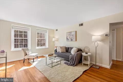 2916 S Buchanan St #B1, Arlington, VA 22206