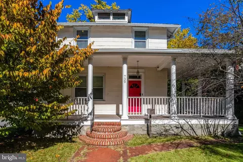 739 22nd St S, Arlington, VA 22202