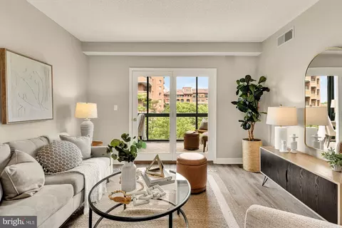 1050 N Taylor St #1404, Arlington, VA 22201