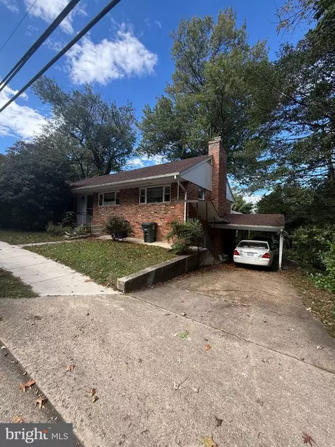2841 Fort Scott Dr, Arlington, VA 22202